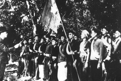 “HÁT MÃI KHÚC QUÂN HÀNH” – KỈ NIỆM 81 NĂM NGÀY TRUYỀN THỐNG QUÂN ĐỘI NHÂN DÂN VIỆT NAM (22/12/1944 – 22/12/2025)