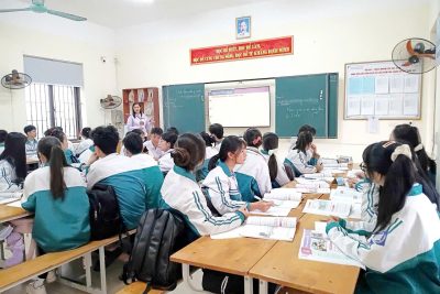 PHÁT TRIỂN KỸ NĂNG TIẾNG ANH QUA HOẠT ĐỘNG TRẢI NGHIỆM  VÀ THUYẾT TRÌNH NHÓM