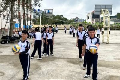 NÂNG CAO CHẤT LƯỢNG DẠY VÀ HỌC QUA KỸ THUẬT PHÁT BÓNG THẤP TAY